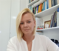 Dr Ana Radović